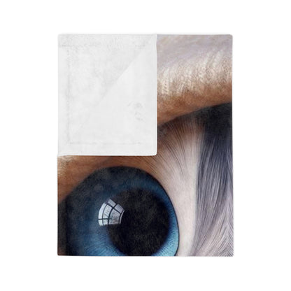 Cute Blue-Eyed Cat Velveteen Blanket — Soft Microfiber Cozy Throw